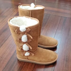 Koolaburra Tan Winter Boots with Plush Lining